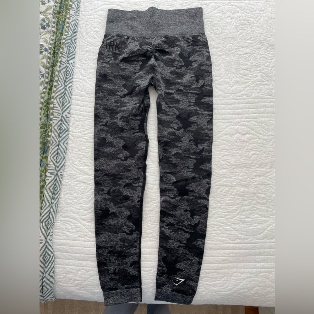 Gymshark Black Camo Leggings - Picture 2 of 3